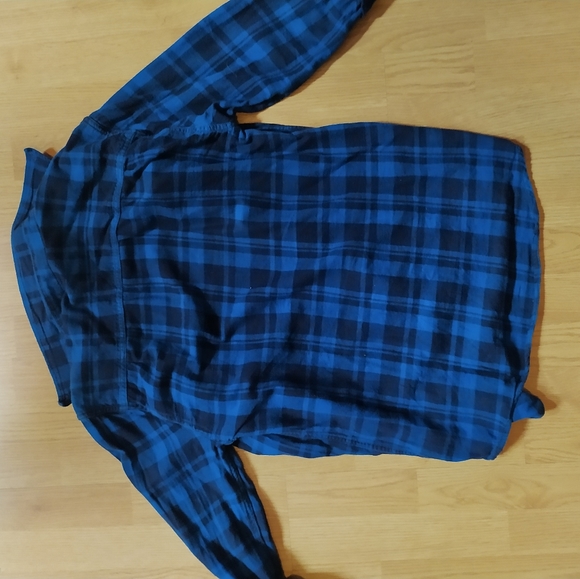 checkered shirt - Picture 2 of 3